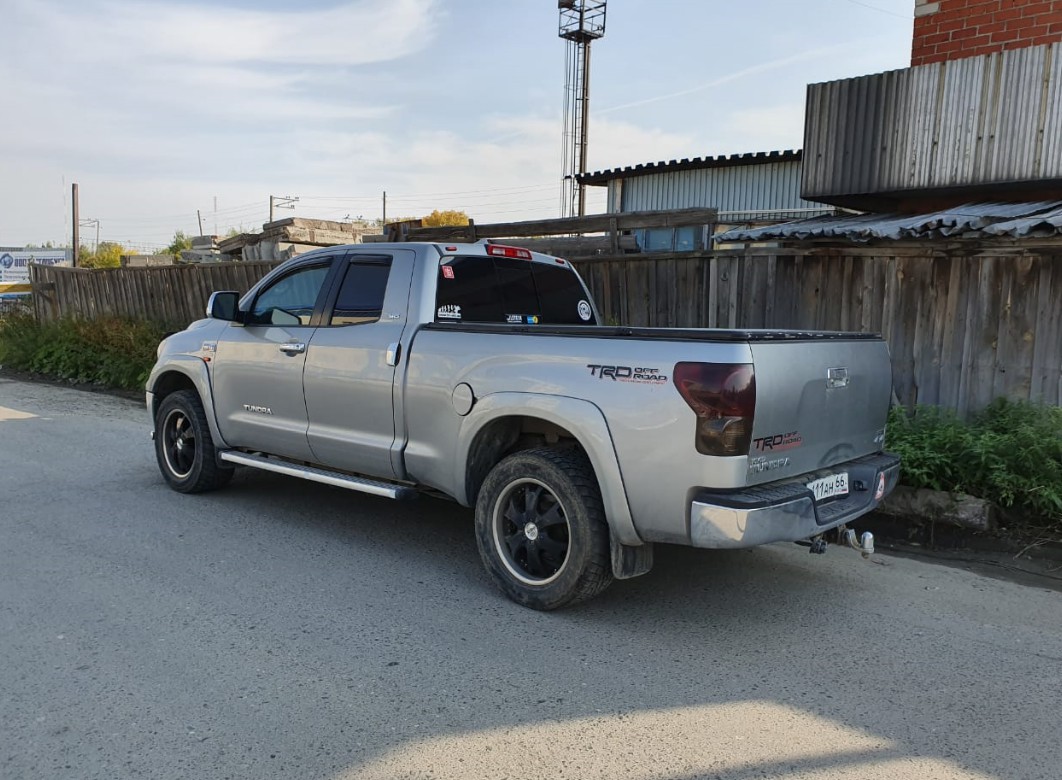 авто выкуп машин Toyota Tundra в Среднеуральске