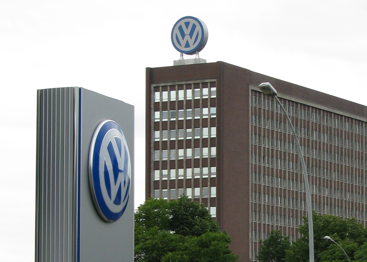 Компания Volkswagen приступила к тестам кроссовера Tiguan нового поколения